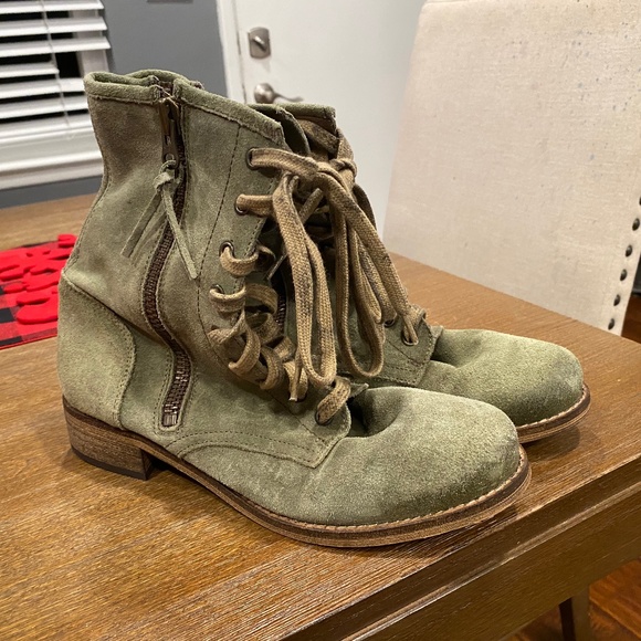 Mtng Boots - Picture 1 of 4